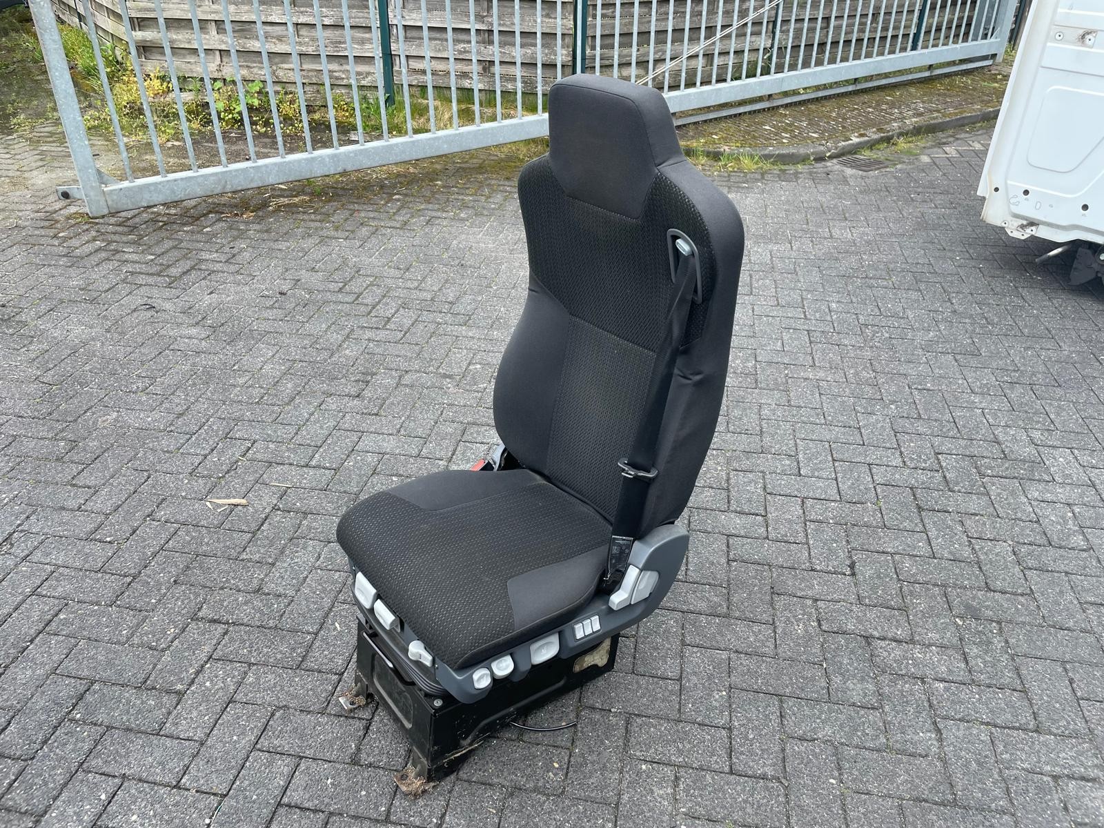 25696-1